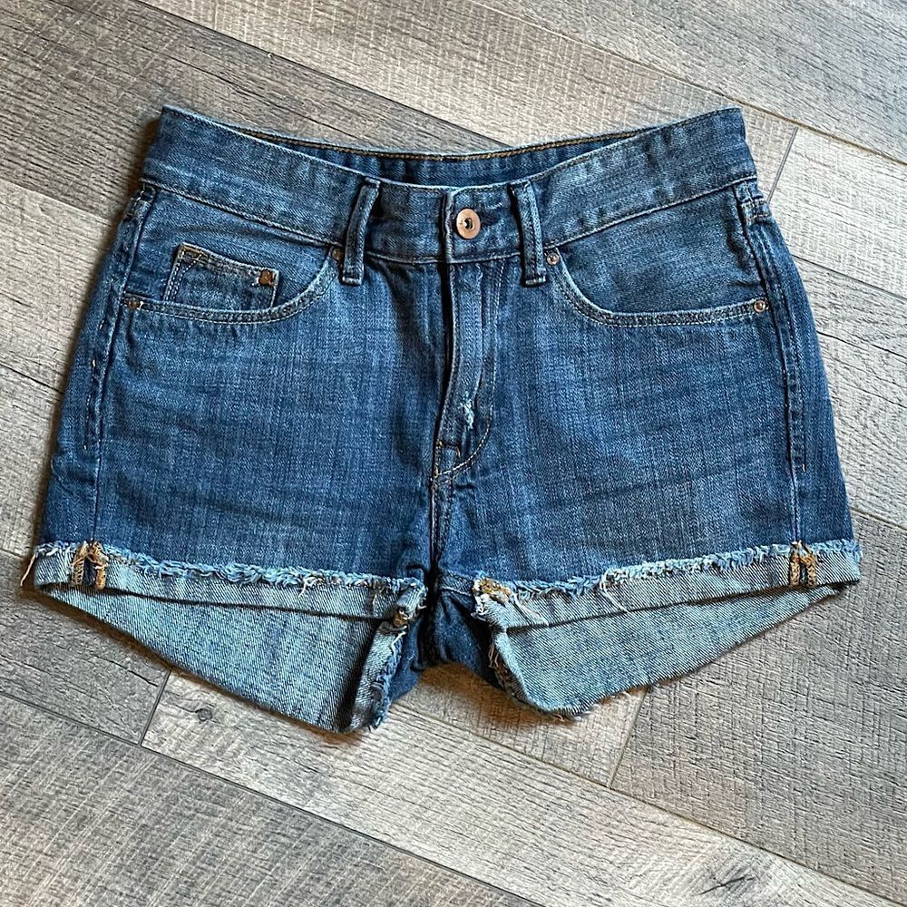H&M, Medium/Dark-Wash, Slightly Distressed, Hemmed Jean Shorts. Size 2.